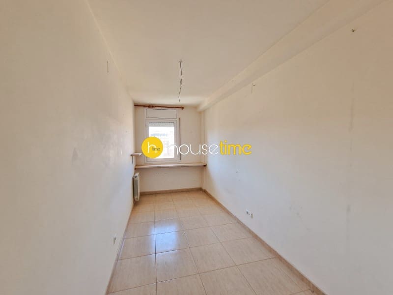 3 bedroom Apartment for sale in Figueres - € 295,000 (Ref: 10129297)