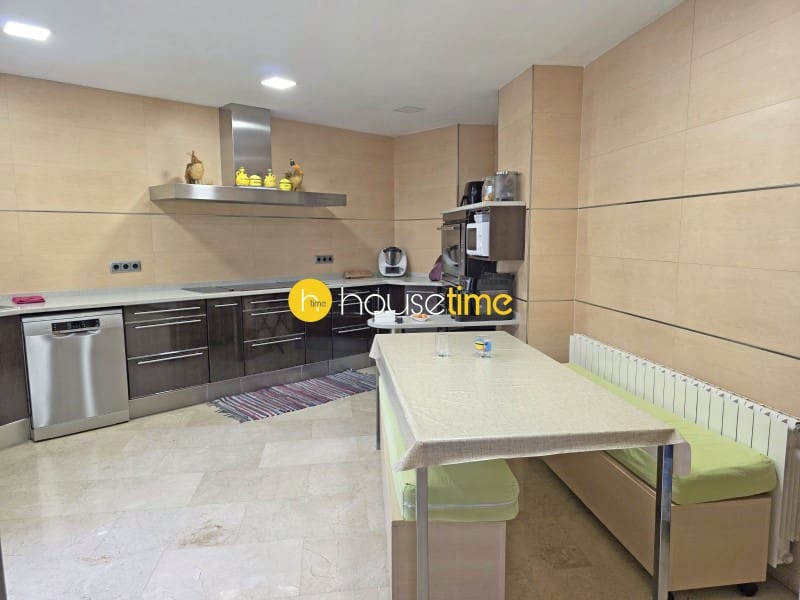 8 bedroom Villa for sale in Mataro with pool garage - € 1,037,000 (Ref: 10129299)