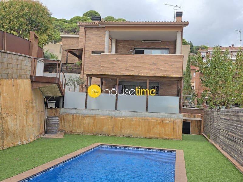 8 bedroom Villa for sale in Mataro with pool garage - € 1,037,000 (Ref: 10129299)