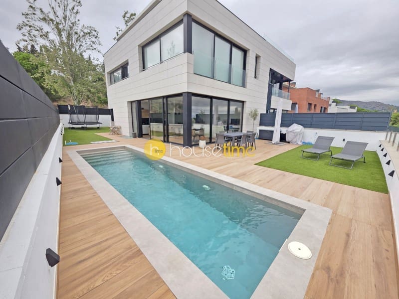 4 camera da letto Villetta Bifamiliare in vendita in Tiana con piscina garage - 1.250.000 € (Rif: 10161471)