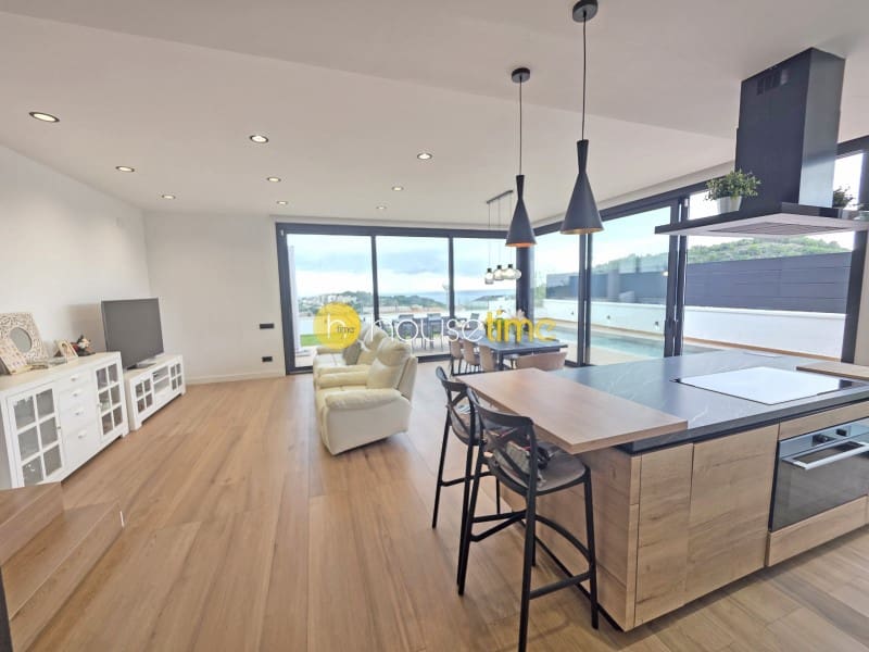 4 camera da letto Villetta Bifamiliare in vendita in Tiana con piscina garage - 1.250.000 € (Rif: 10161471)