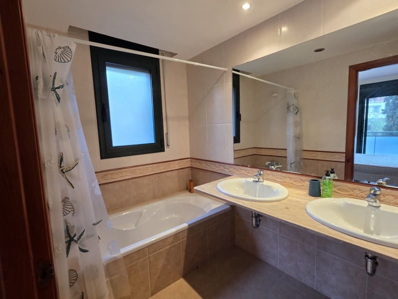 5 sypialnia Willa na sprzedaż w Lloret de Mar z basenem garażem - 685 000 € (Ref: 10171452)