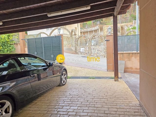5 bedroom Villa for sale in Roca Grossa, Lloret de Mar with pool garage - € 685,000 (Ref: 10171452)