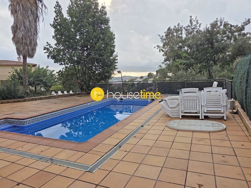5 sypialnia Willa na sprzedaż w Lloret de Mar z basenem garażem - 685 000 € (Ref: 10171452)