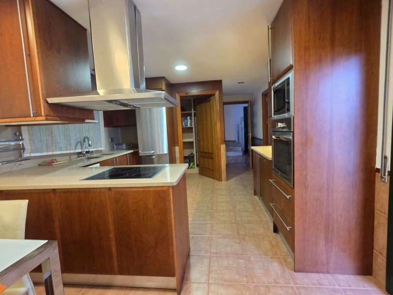 5 sypialnia Willa na sprzedaż w Lloret de Mar z basenem garażem - 685 000 € (Ref: 10171452)