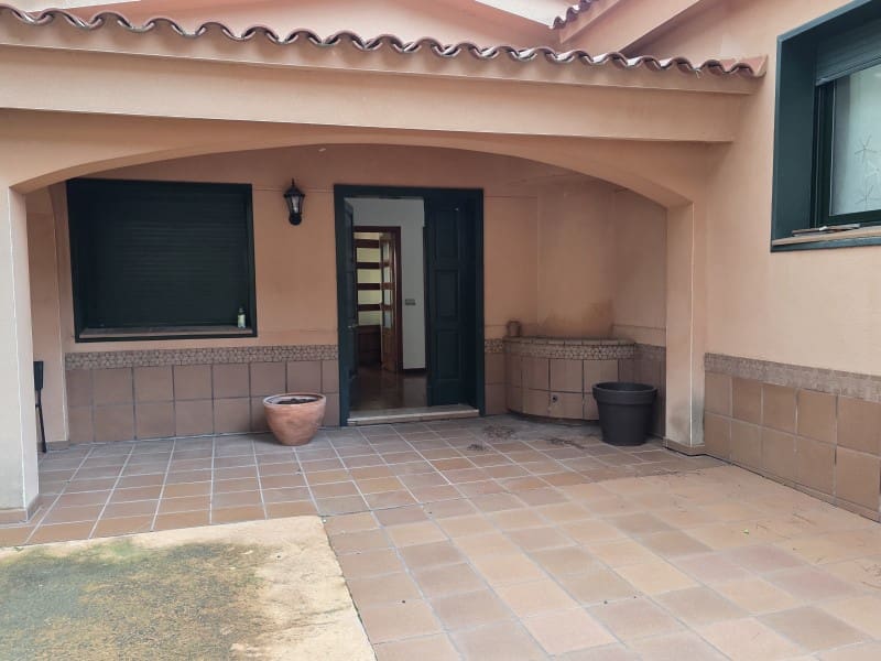 5 sypialnia Willa na sprzedaż w Lloret de Mar z basenem garażem - 685 000 € (Ref: 10171452)