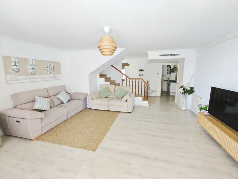 Apartamento de 4 habitaciones en Vilassar de Mar en alquiler con piscina garaje - 1.800 € (Ref: 10173732)