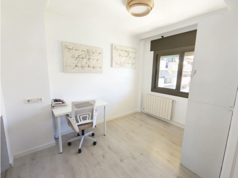 Apartamento de 4 habitaciones en Vilassar de Mar en alquiler con piscina garaje - 1.800 € (Ref: 10173732)