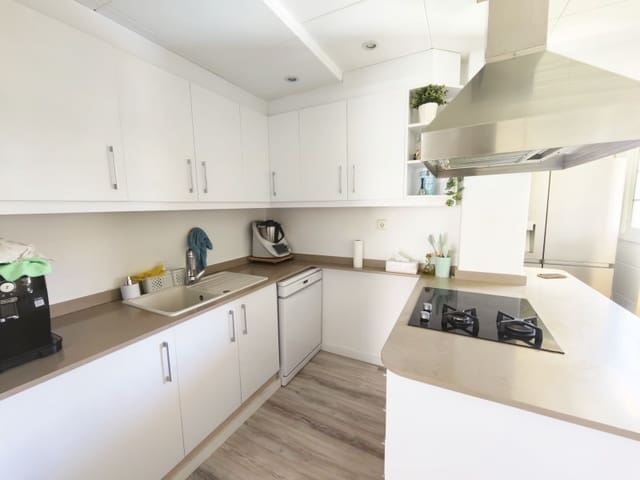 4 quarto Apartamento para arrendar em Vilassar de Mar com piscina garagem - 1 800 € (Ref: 10173732)