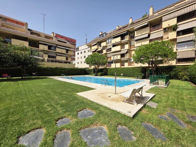 Apartamento de 4 habitaciones en Vilassar de Mar en alquiler con piscina garaje - 1.800 € (Ref: 10173732)