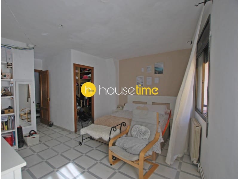 5 chambre Maison de Ville à vendre à Canet de Mar avec garage - 399 000 € (Ref: 9458625)