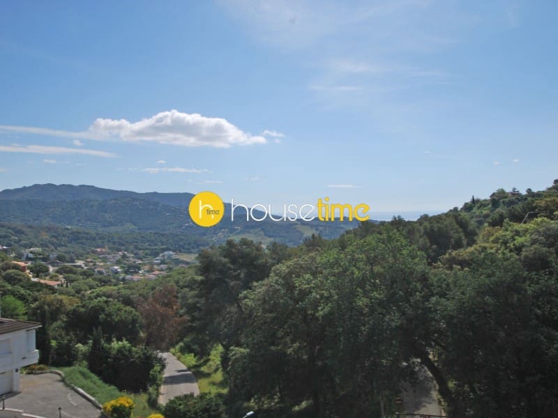 Chalet de 4 habitaciones en Alella en venta con garaje - 475.000 € (Ref: 9458626)