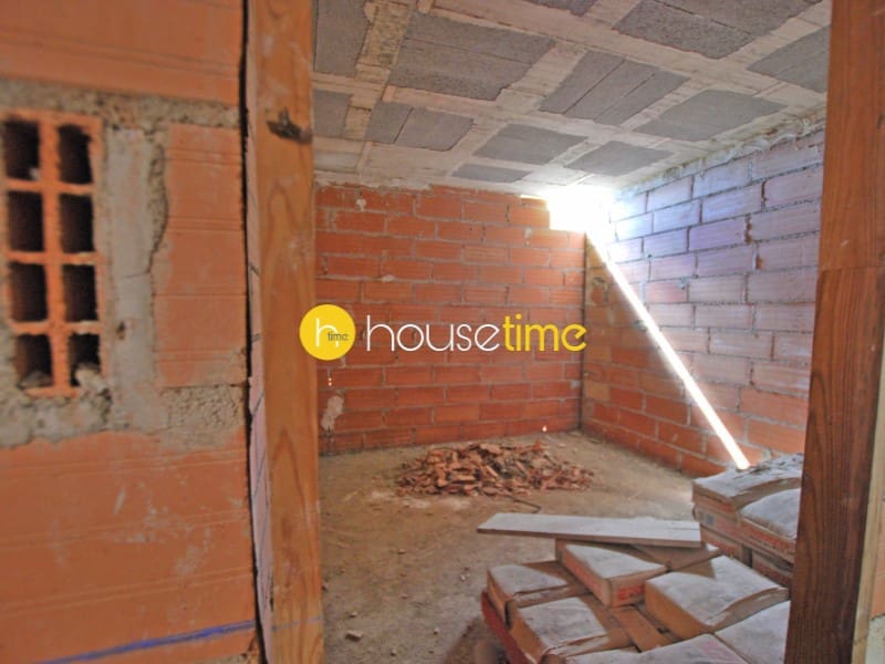 Chalet de 4 habitaciones en Alella en venta con garaje - 475.000 € (Ref: 9458626)