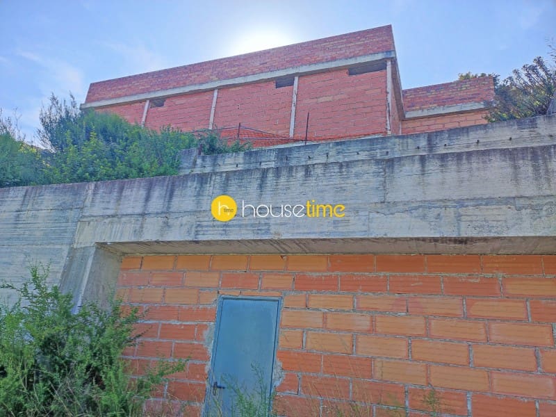 Chalet de 4 habitaciones en Alella en venta con garaje - 475.000 € (Ref: 9458626)