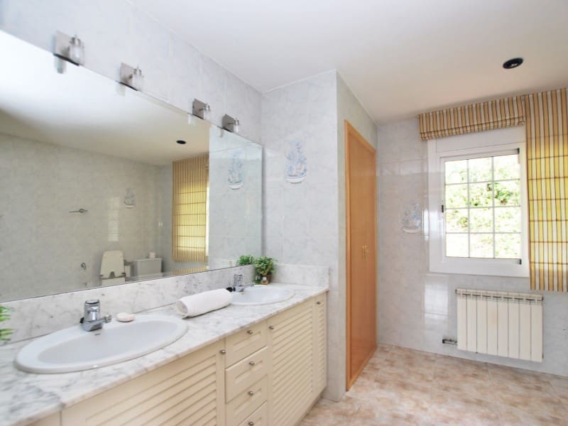 5 quarto Moradia para venda em Cabrils com garagem - 940 000 € (Ref: 9458629)