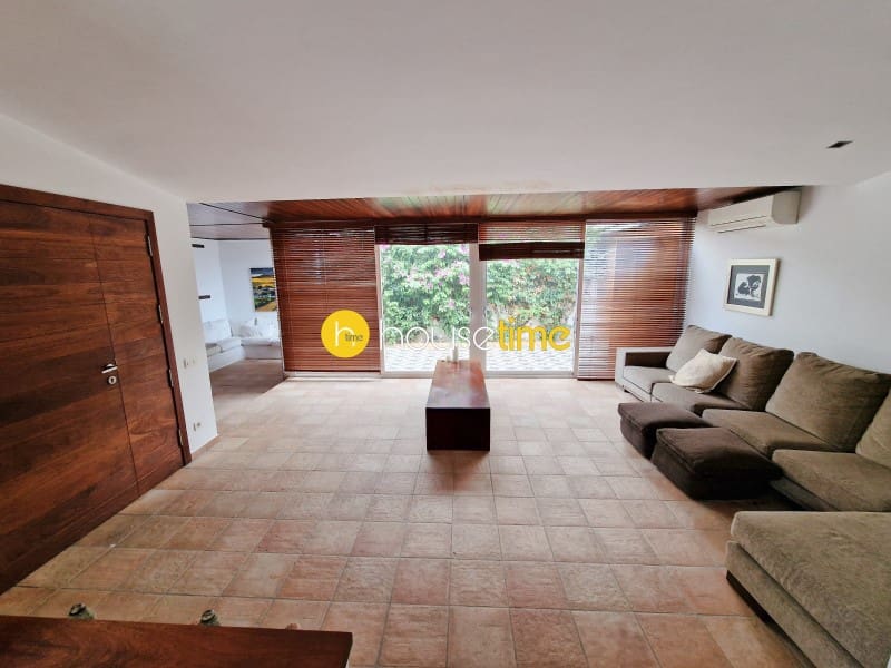 6 bedroom Villa for sale in Vilassar de Mar - € 825,000 (Ref: 9458633)