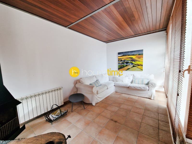 6 bedroom Villa for sale in Vilassar de Mar - € 825,000 (Ref: 9458633)