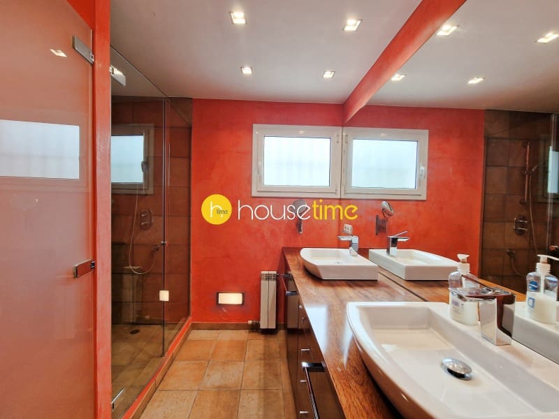 6 bedroom Villa for sale in Vilassar de Mar - € 825,000 (Ref: 9458633)