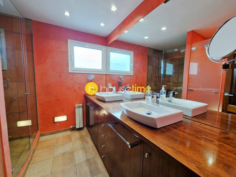 6 bedroom Villa for sale in Vilassar de Mar - € 825,000 (Ref: 9458633)