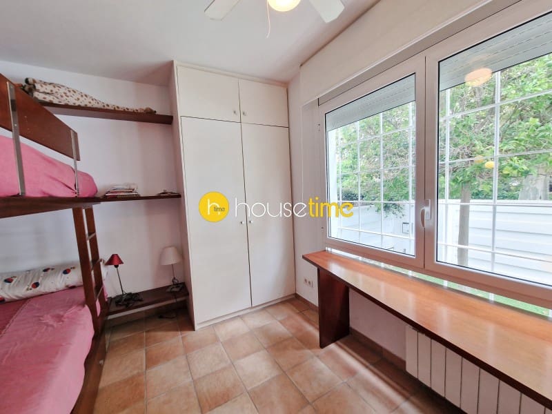 6 bedroom Villa for sale in Vilassar de Mar - € 825,000 (Ref: 9458633)