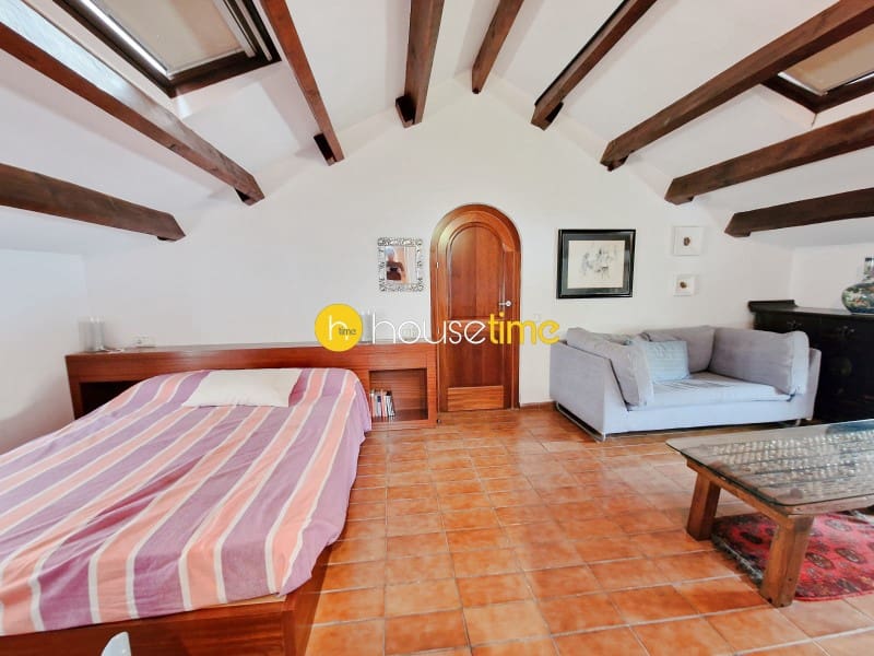 6 bedroom Villa for sale in Vilassar de Mar - € 825,000 (Ref: 9458633)