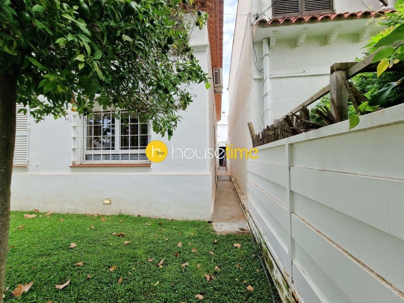 6 bedroom Villa for sale in Vilassar de Mar - € 825,000 (Ref: 9458633)