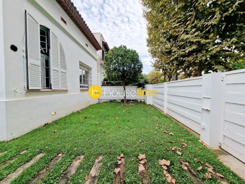 6 bedroom Villa for sale in Vilassar de Mar - € 825,000 (Ref: 9458633)