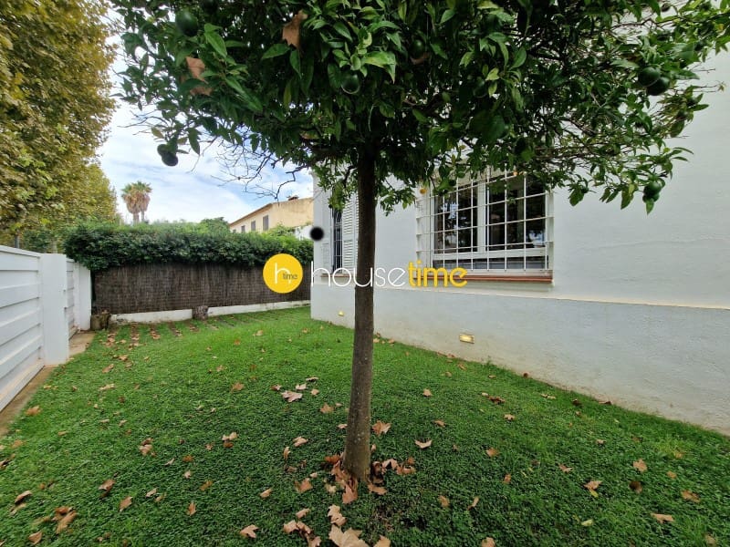 6 bedroom Villa for sale in Vilassar de Mar - € 825,000 (Ref: 9458633)