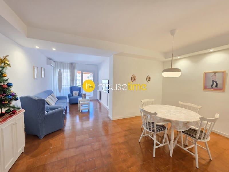 3 makuuhuone Asunto myytävänä paikassa Premia de Mar mukana 
autotalli - 395 000 € (Ref: 9475001)