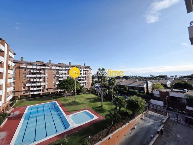 3 bedroom Flat for sale in Premià de Mar with garage - € 395,000 (Ref: 9475001)