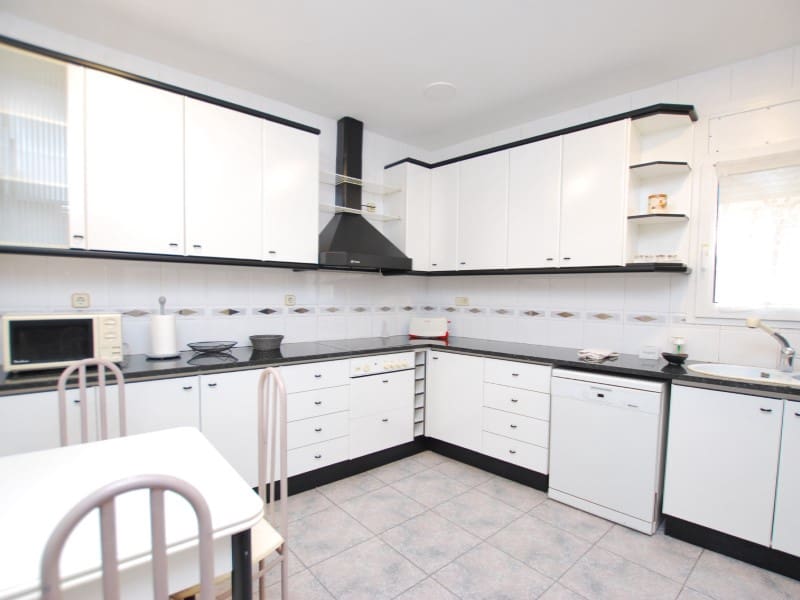 3 bedroom Apartment for rent in Vilassar de Mar - € 1,500 (Ref: 9496416)