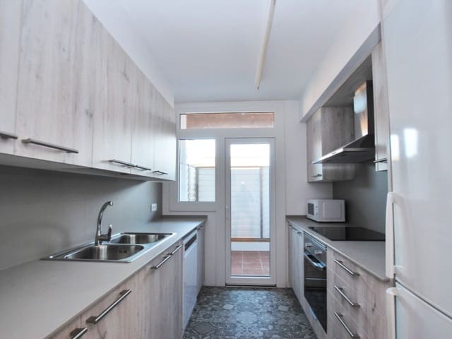 3 bedroom Apartment for rent in Vilassar de Mar - € 1,350 (Ref: 9505917)