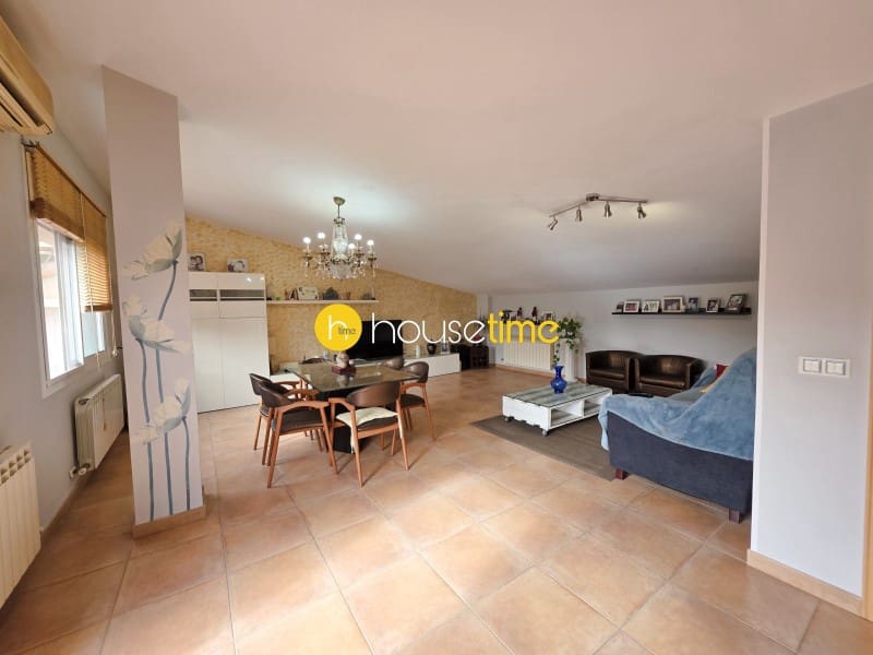 9 sypialnia Willa na sprzedaż w Argentona z garażem - 735 000 € (Ref: 9948428)