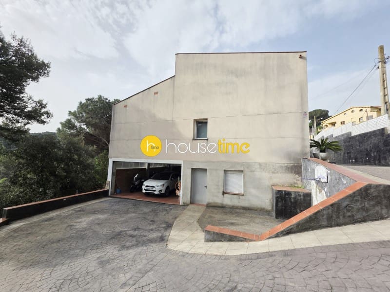 9 sypialnia Willa na sprzedaż w Argentona z garażem - 735 000 € (Ref: 9948428)