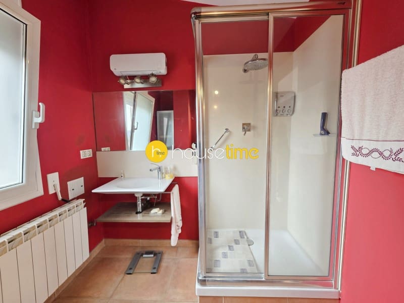 9 sypialnia Willa na sprzedaż w Argentona z garażem - 735 000 € (Ref: 9948428)