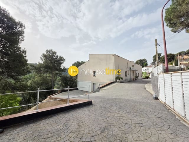 9 chambre Villa/Maison à vendre à Argentona avec garage - 735 000 € (Ref: 9948428)