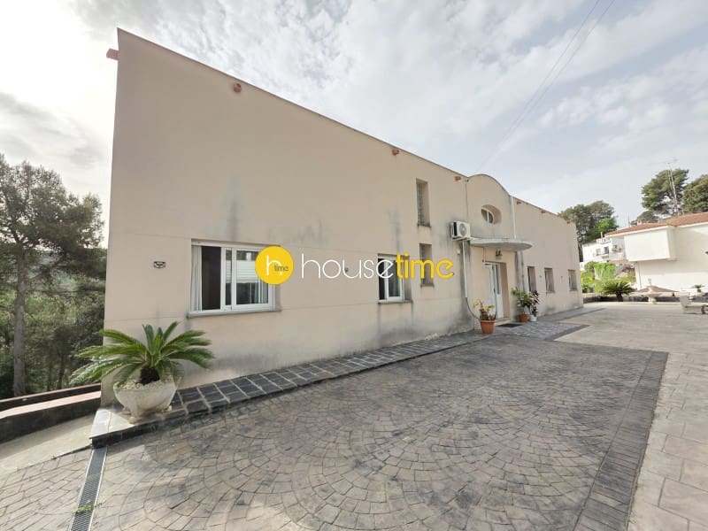 9 sypialnia Willa na sprzedaż w Argentona z garażem - 735 000 € (Ref: 9948428)