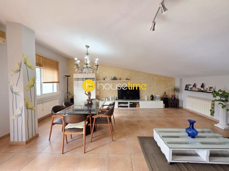 9 sypialnia Willa na sprzedaż w Argentona z garażem - 735 000 € (Ref: 9948428)