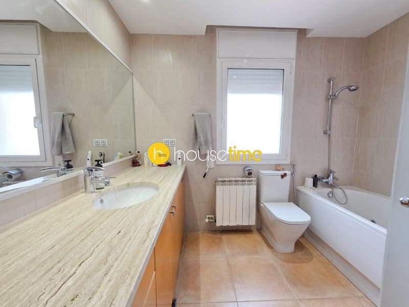 9 sypialnia Willa na sprzedaż w Argentona z garażem - 735 000 € (Ref: 9948428)