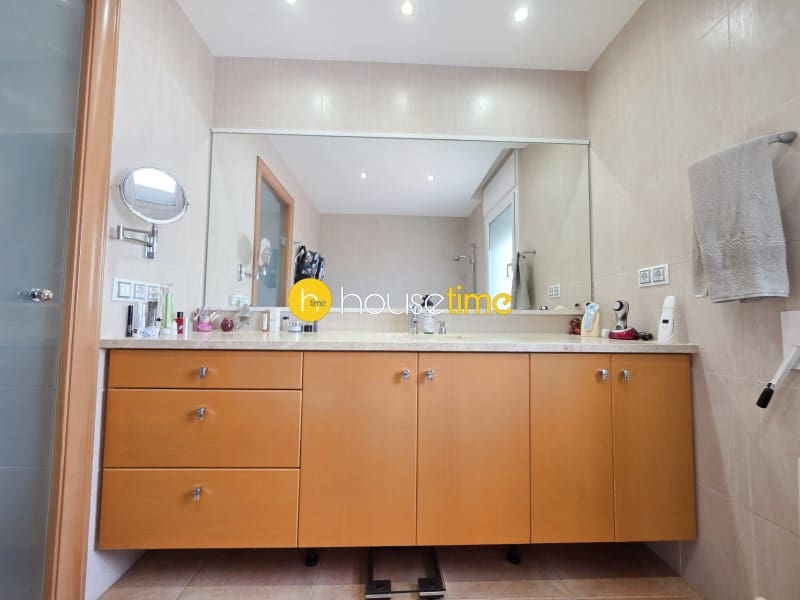 9 sypialnia Willa na sprzedaż w Argentona z garażem - 735 000 € (Ref: 9948428)
