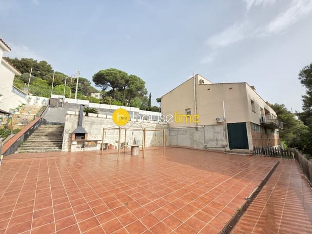 9 chambre Villa/Maison à vendre à Argentona avec garage - 735 000 € (Ref: 9948428)