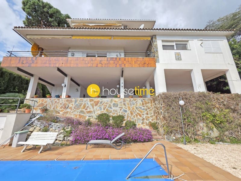 5 Zimmer Villa zu verkaufen in Cabrils mit Garage - 770.000 € (Ref: 9948429)