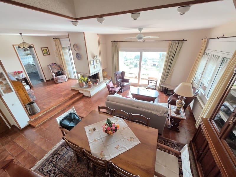 5 Zimmer Villa zu verkaufen in Cabrils mit Garage - 770.000 € (Ref: 9948429)