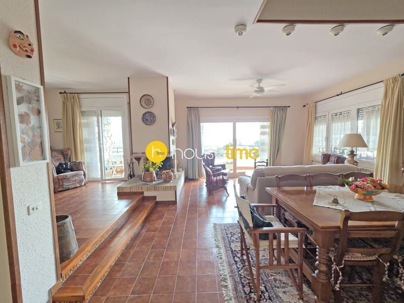 5 Zimmer Villa zu verkaufen in Cabrils mit Garage - 770.000 € (Ref: 9948429)