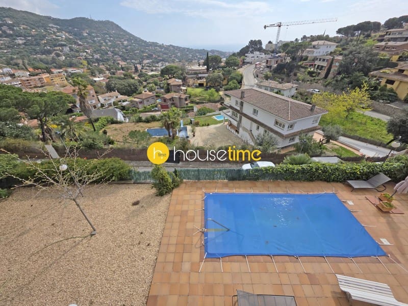 5 Zimmer Villa zu verkaufen in Cabrils mit Garage - 770.000 € (Ref: 9948429)