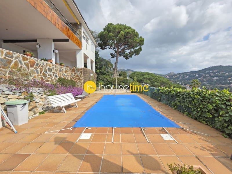 5 Zimmer Villa zu verkaufen in Cabrils mit Garage - 770.000 € (Ref: 9948429)