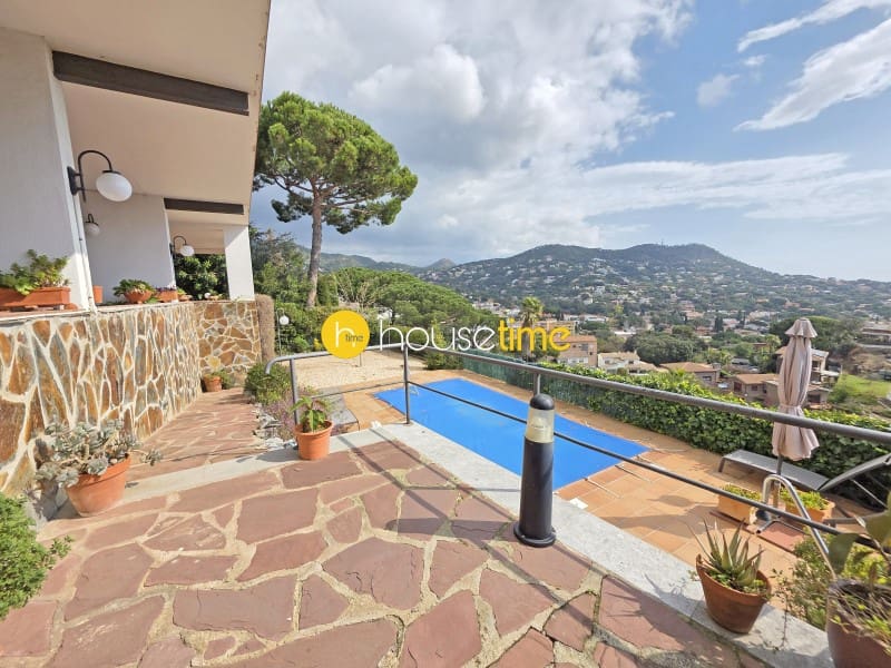 5 Zimmer Villa zu verkaufen in Cabrils mit Garage - 770.000 € (Ref: 9948429)