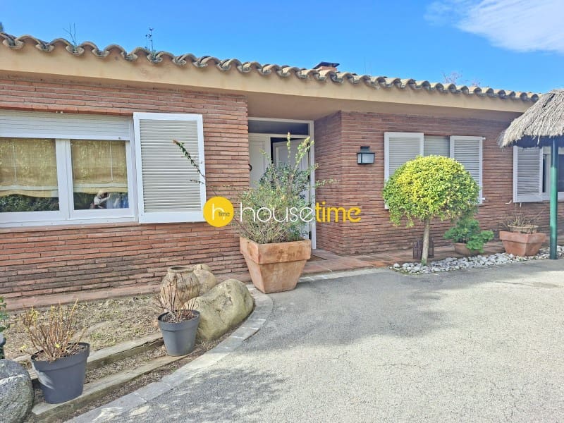 5 soveværelse Villa til salg i Sant Vicenc de Montalt med garage - € 995.000 (Ref: 9948430)