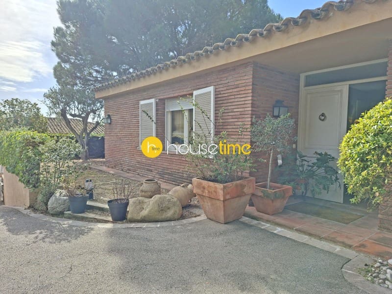 5 soveværelse Villa til salg i Sant Vicenc de Montalt med garage - € 995.000 (Ref: 9948430)