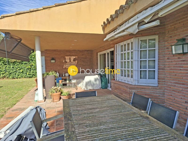 5 soveværelse Villa til salg i Sant Vicenc de Montalt med garage - € 995.000 (Ref: 9948430)